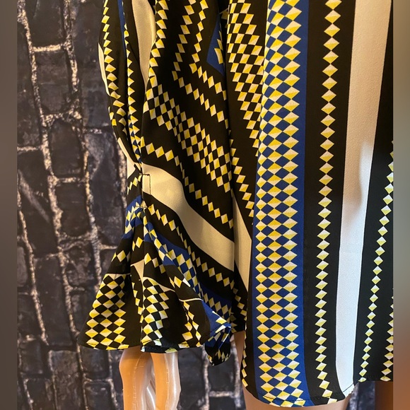 NY &CO Bowed and Beautiful - Picture 3 of 5